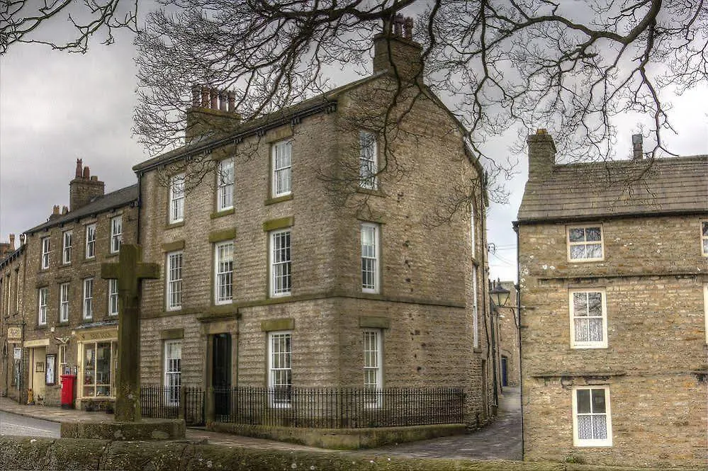 Skeldale House 'All Creatures Great & Small' By Luxury Travel Emporium- Luxury Apartments & Studios In Askrigg, Yorkshire Dales בריטניה