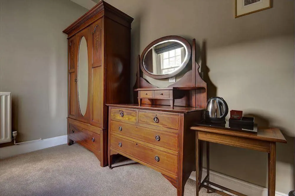 Skeldale House 'All Creatures Great & Small' By Luxury Travel Emporium- Luxury Apartments & Studios In Askrigg, Yorkshire Dales אסקריג